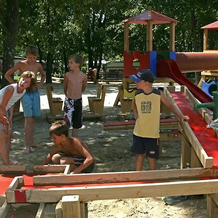 بيت للعطل Holiday Camping Bijela Uvala.7 *