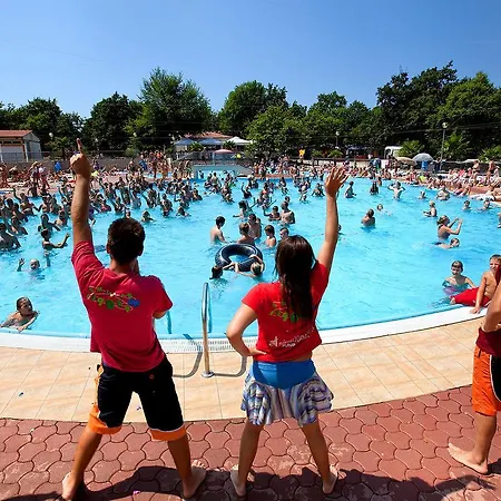 بيت للعطل Holiday Camping Bijela Uvala.7 *